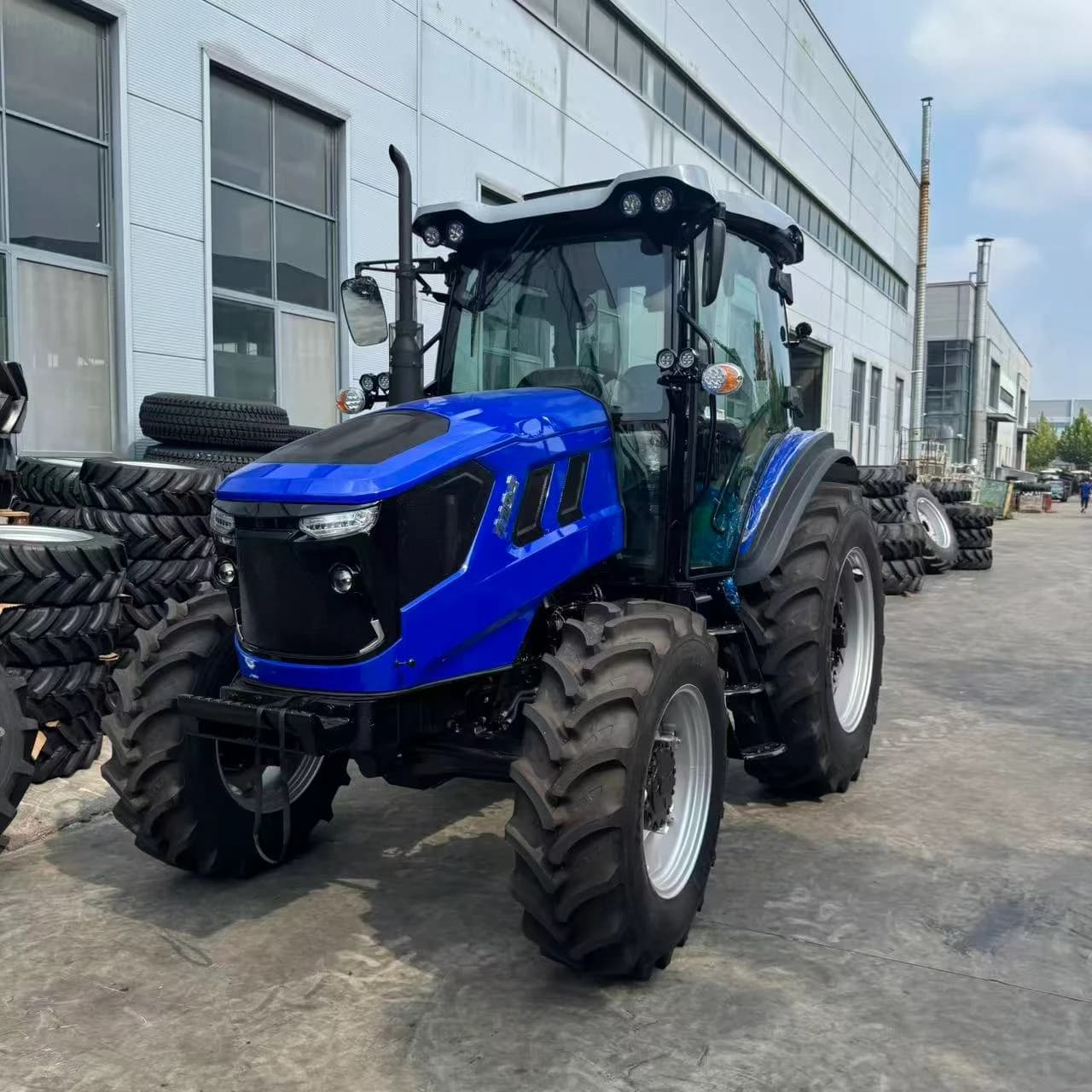TD 1104 Tractor Imaeg