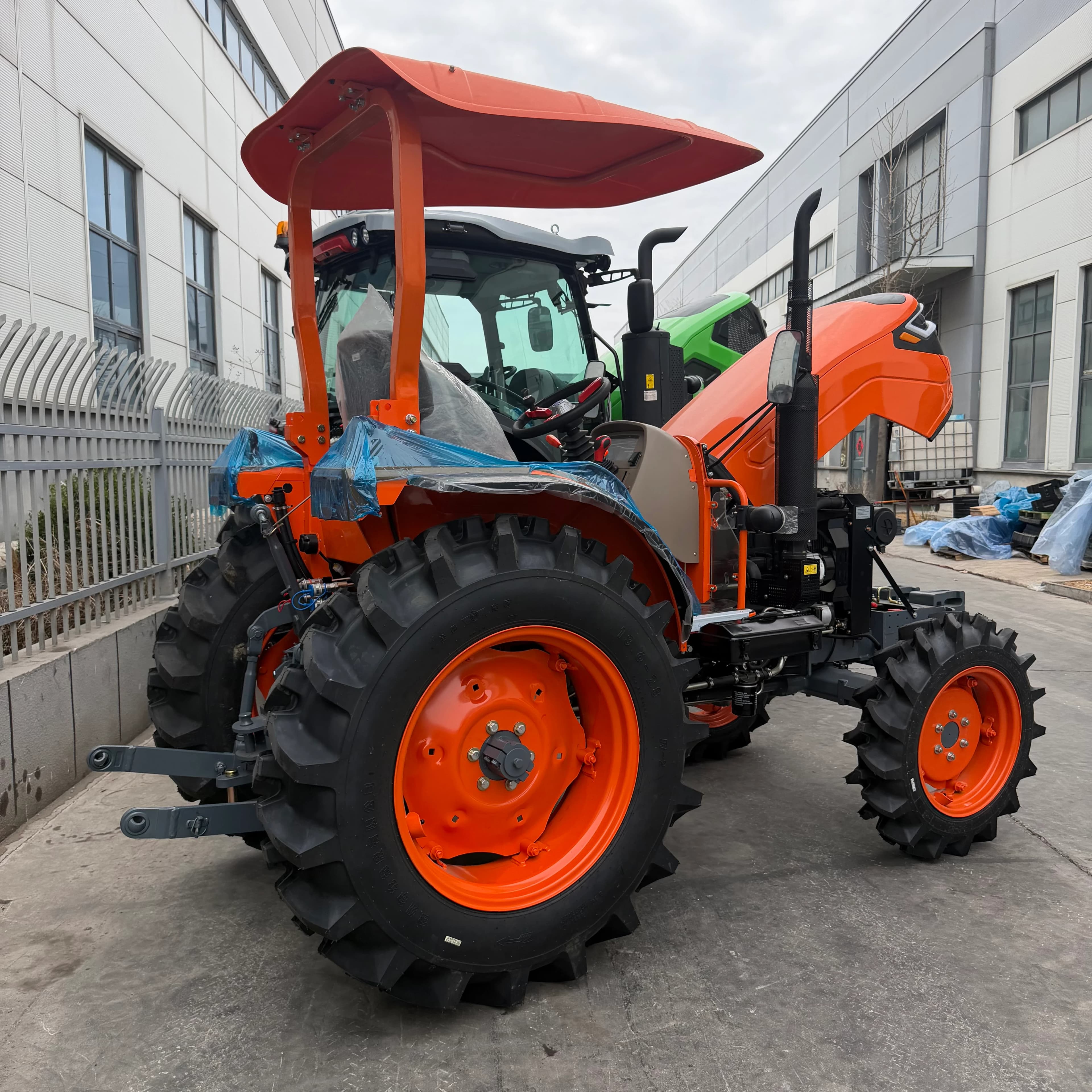 TE254 Tractor image