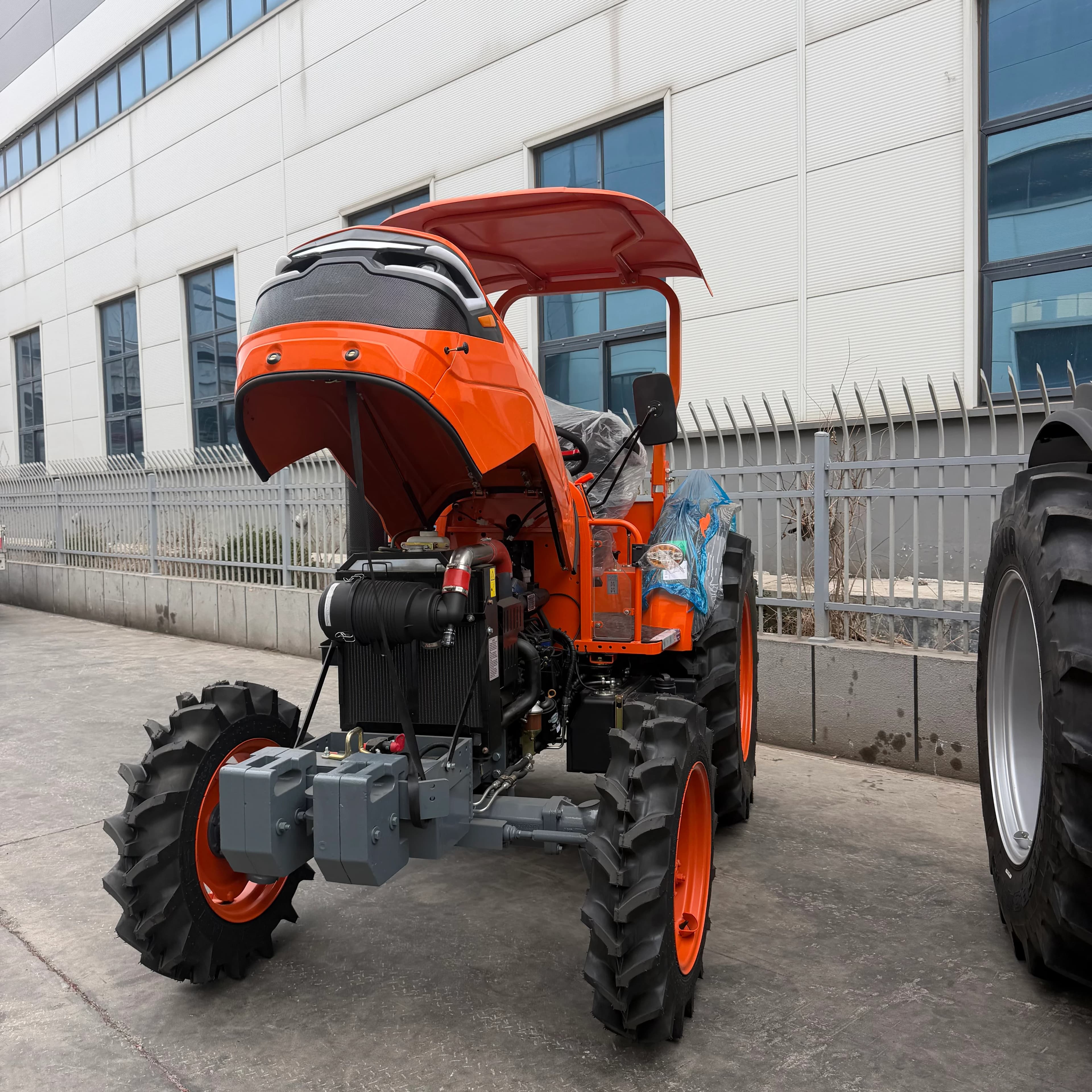 TE254 Tractor image